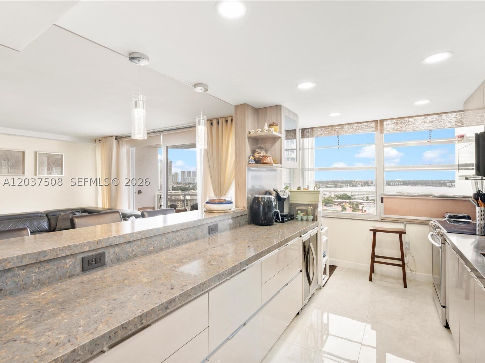 DEL PRADO CONDO - Residential