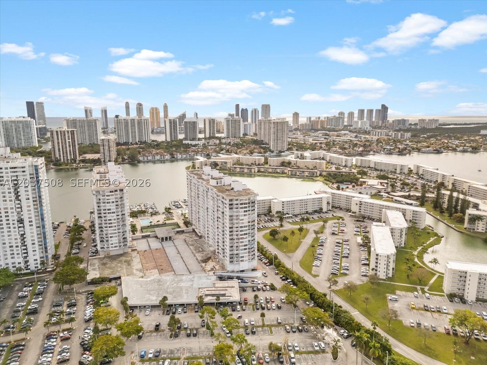 DEL PRADO CONDO - Residential