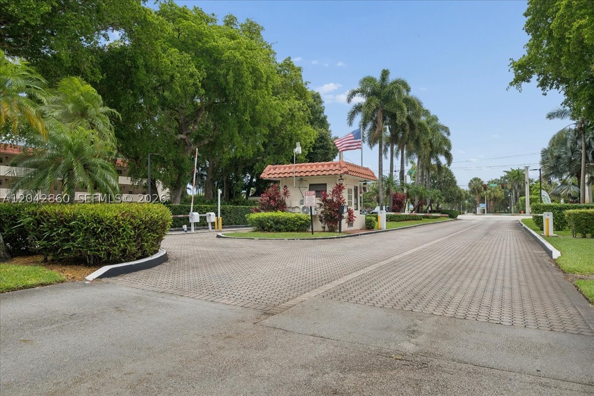 HOLLYBROOK GOLF AND TENNIS - Residential Lease