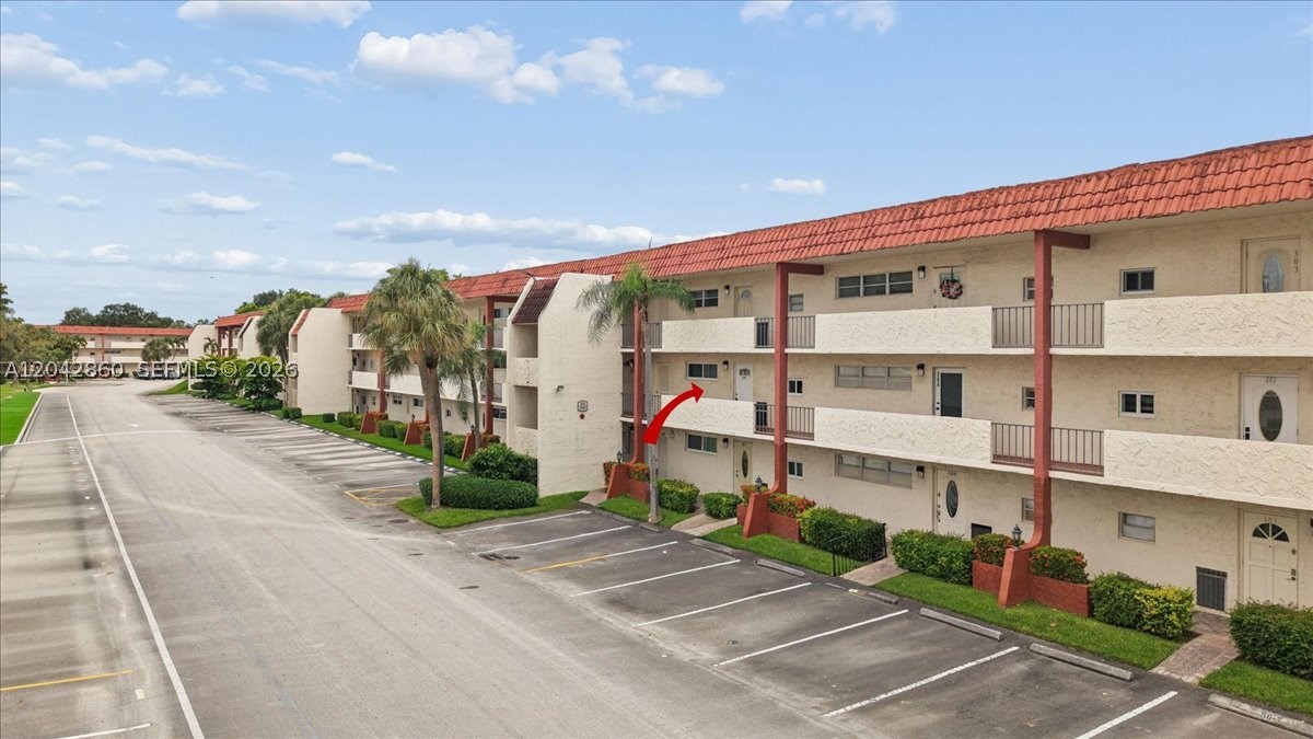 HOLLYBROOK GOLF AND TENNIS - Residential Lease