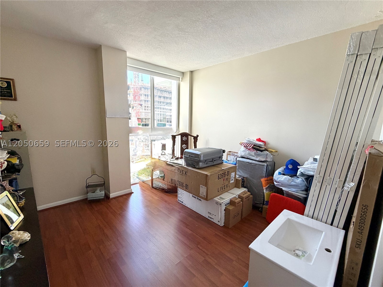 PORTUGAL TOWERS CONDO - Residential Lease