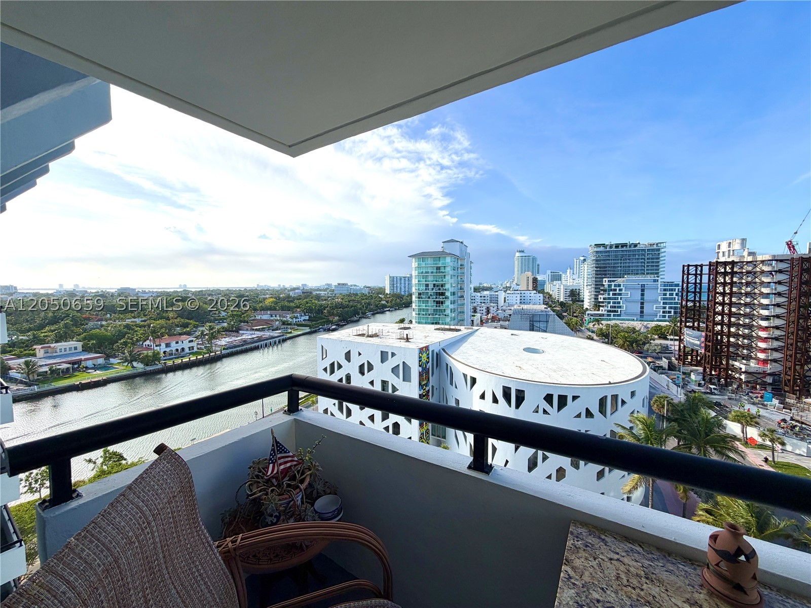 Corner unit available at Portugal Towers. 2 bedrooms, 2 baths, conveniently located across the street from Faena Hotel and walk in distance to cafes, restaurants and shops. 1 parking spot included, building amenities include a pool, exercise room and more.