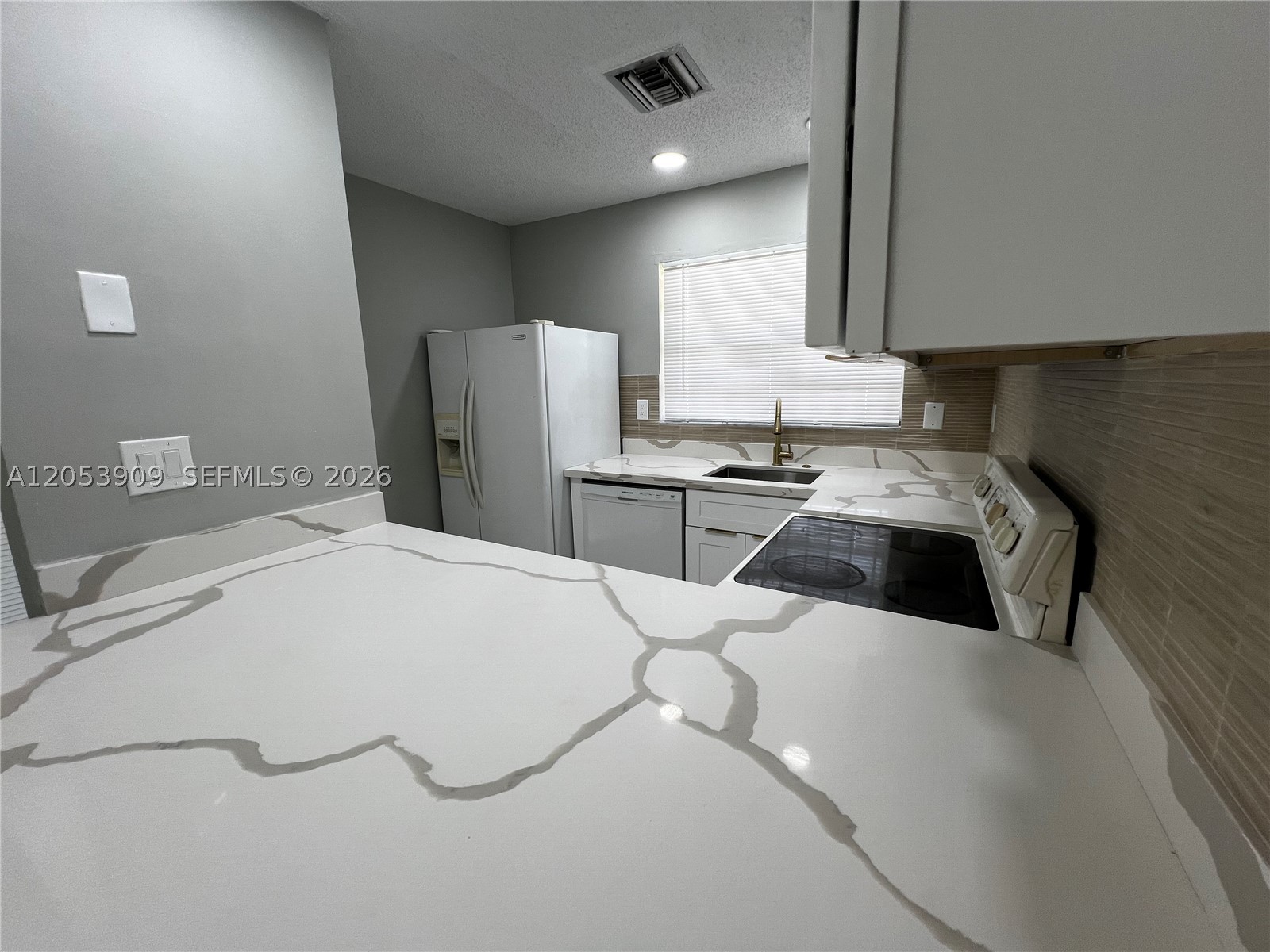 SIERRA RIDGE CONDO A - Residential Lease