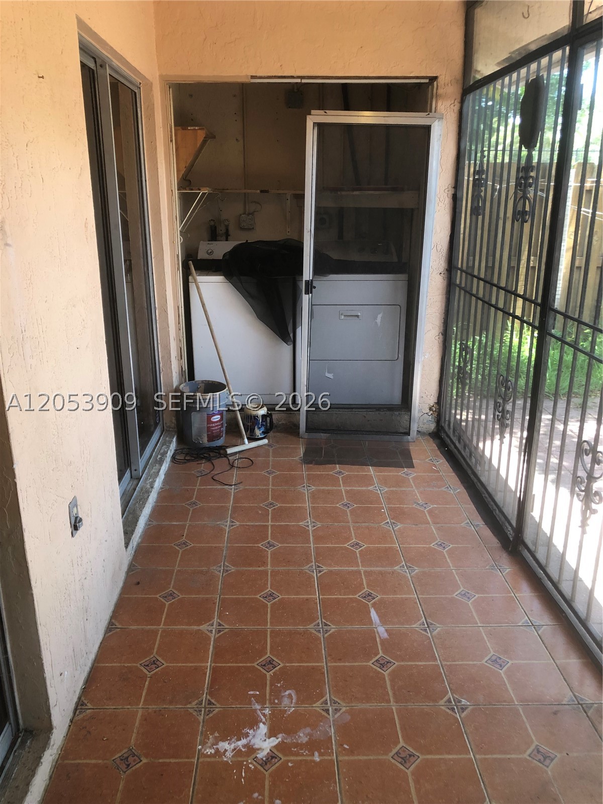 SIERRA RIDGE CONDO A - Residential Lease