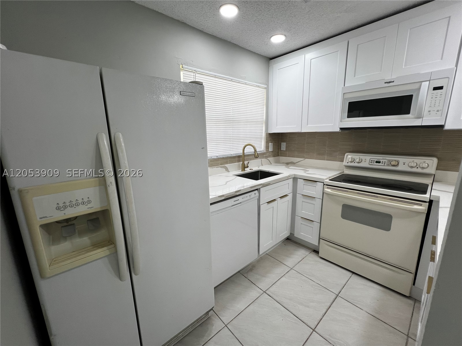 SIERRA RIDGE CONDO A - Residential Lease