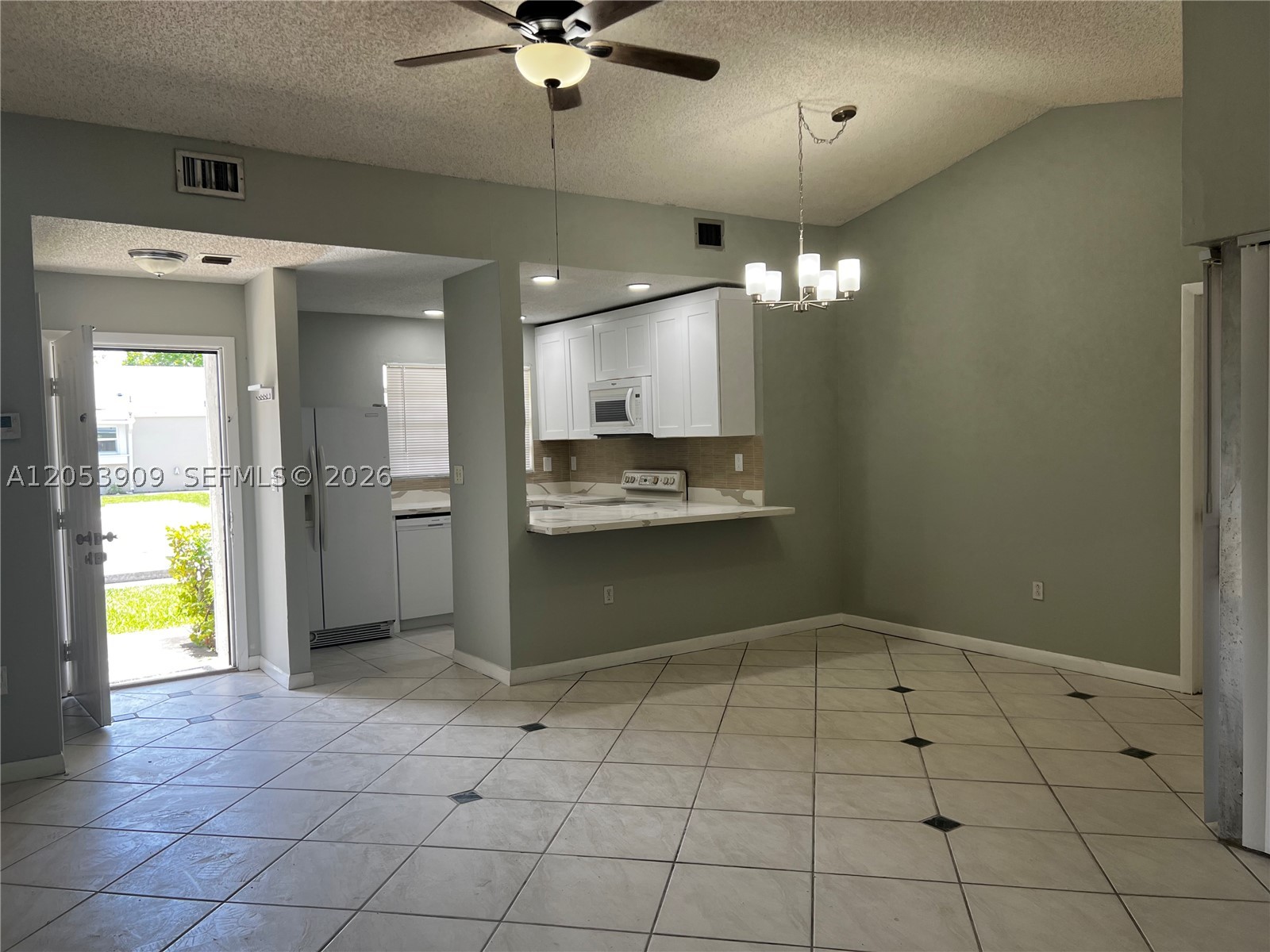 SIERRA RIDGE CONDO A - Residential Lease
