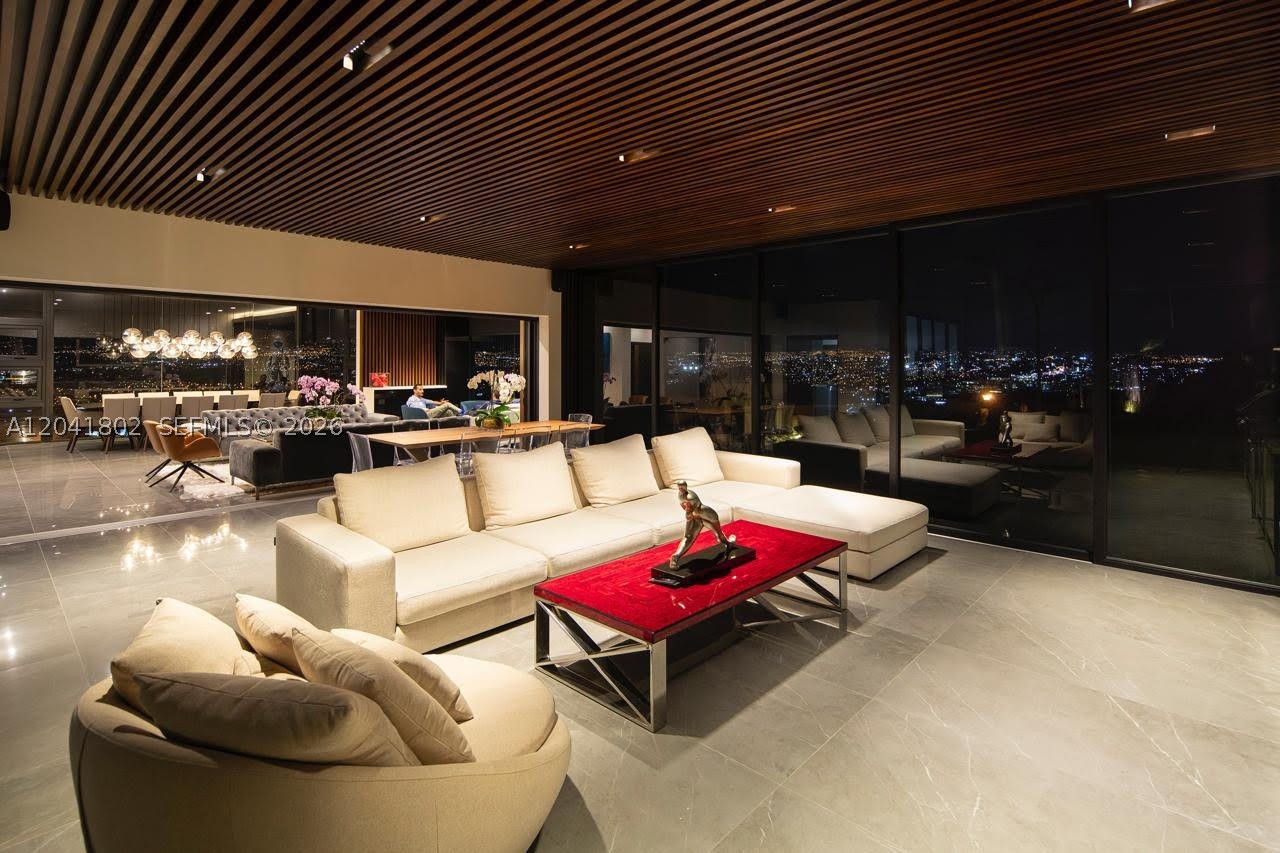 CERRO ALTO - Residential