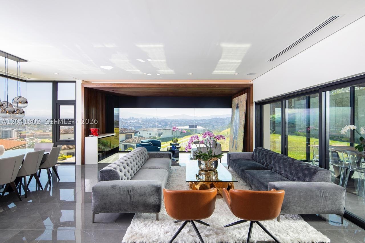 CERRO ALTO - Residential