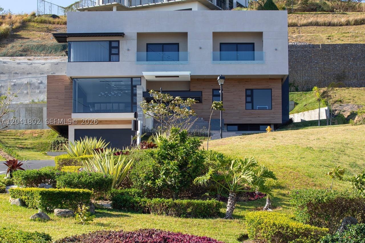 CERRO ALTO - Residential