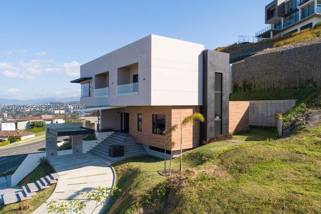 CERRO ALTO - Residential