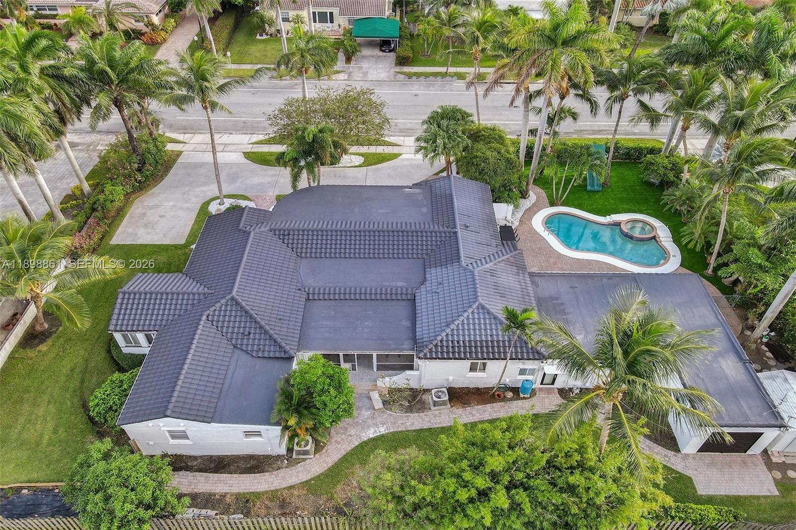 HOLLYWOOD LAKES SECTION - Residential