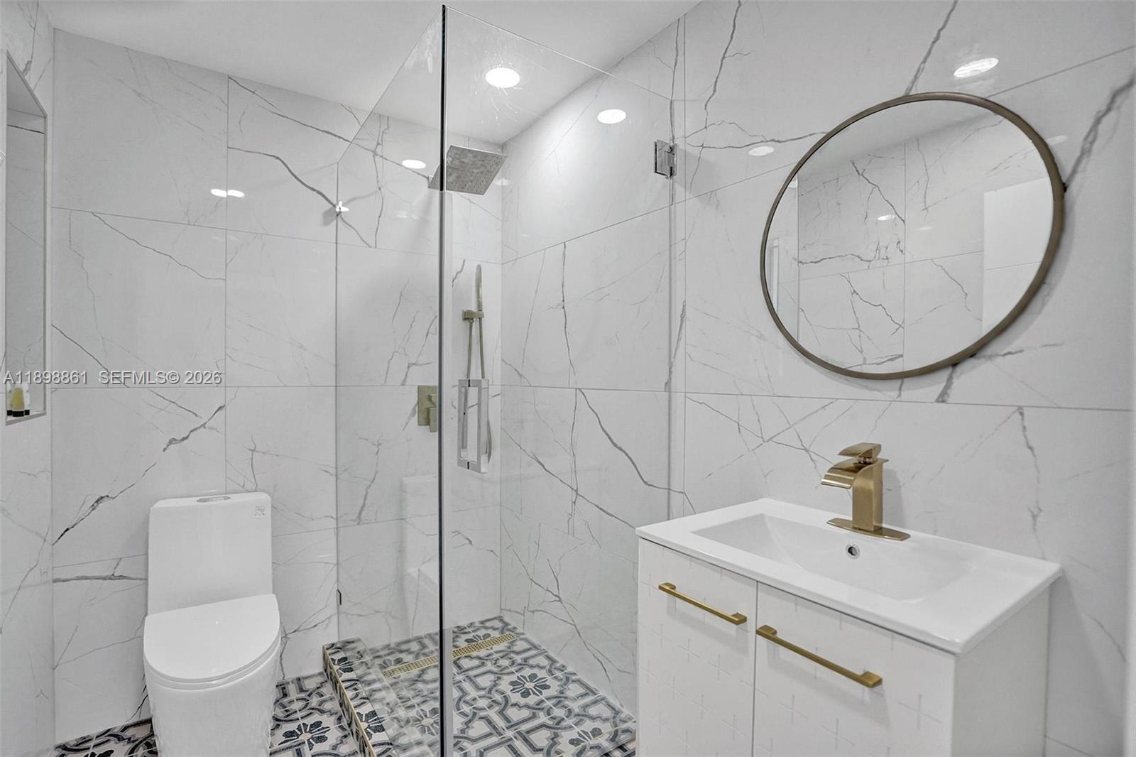 HOLLYWOOD LAKES SECTION - Residential
