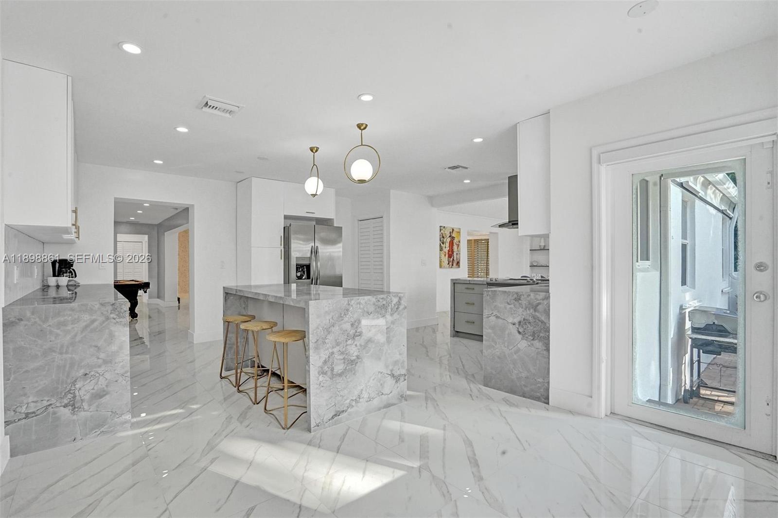 HOLLYWOOD LAKES SECTION - Residential