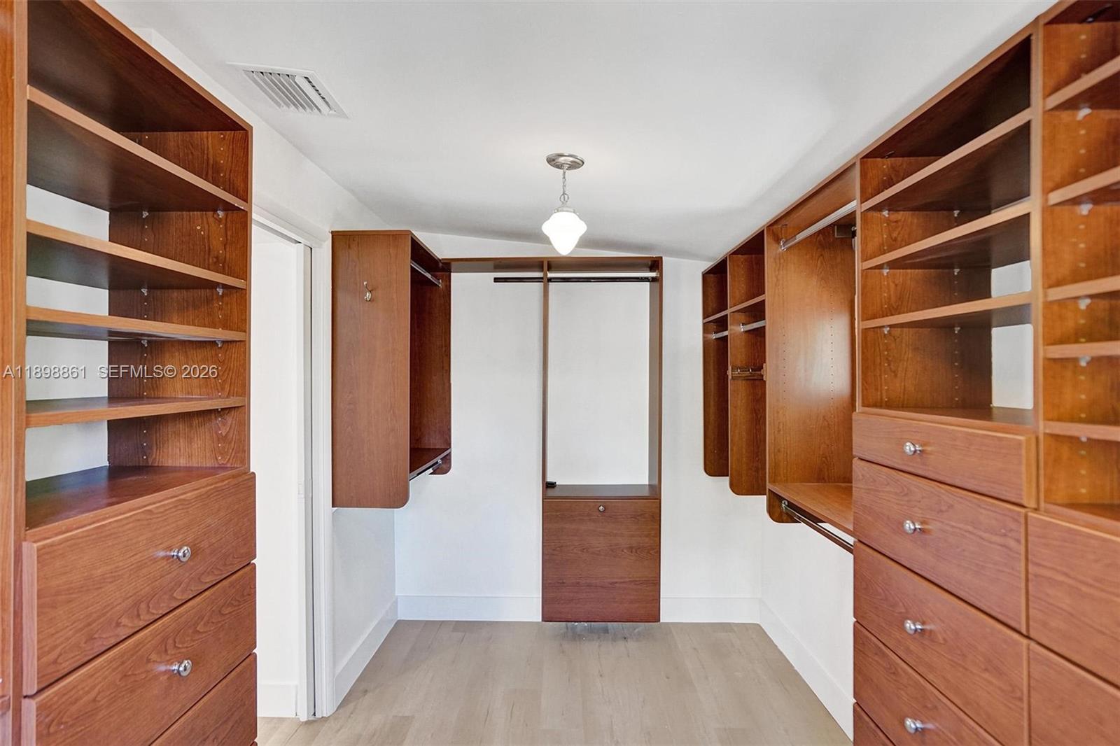 HOLLYWOOD LAKES SECTION - Residential