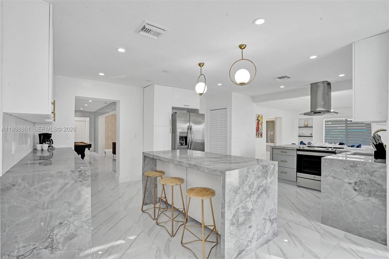 HOLLYWOOD LAKES SECTION - Residential