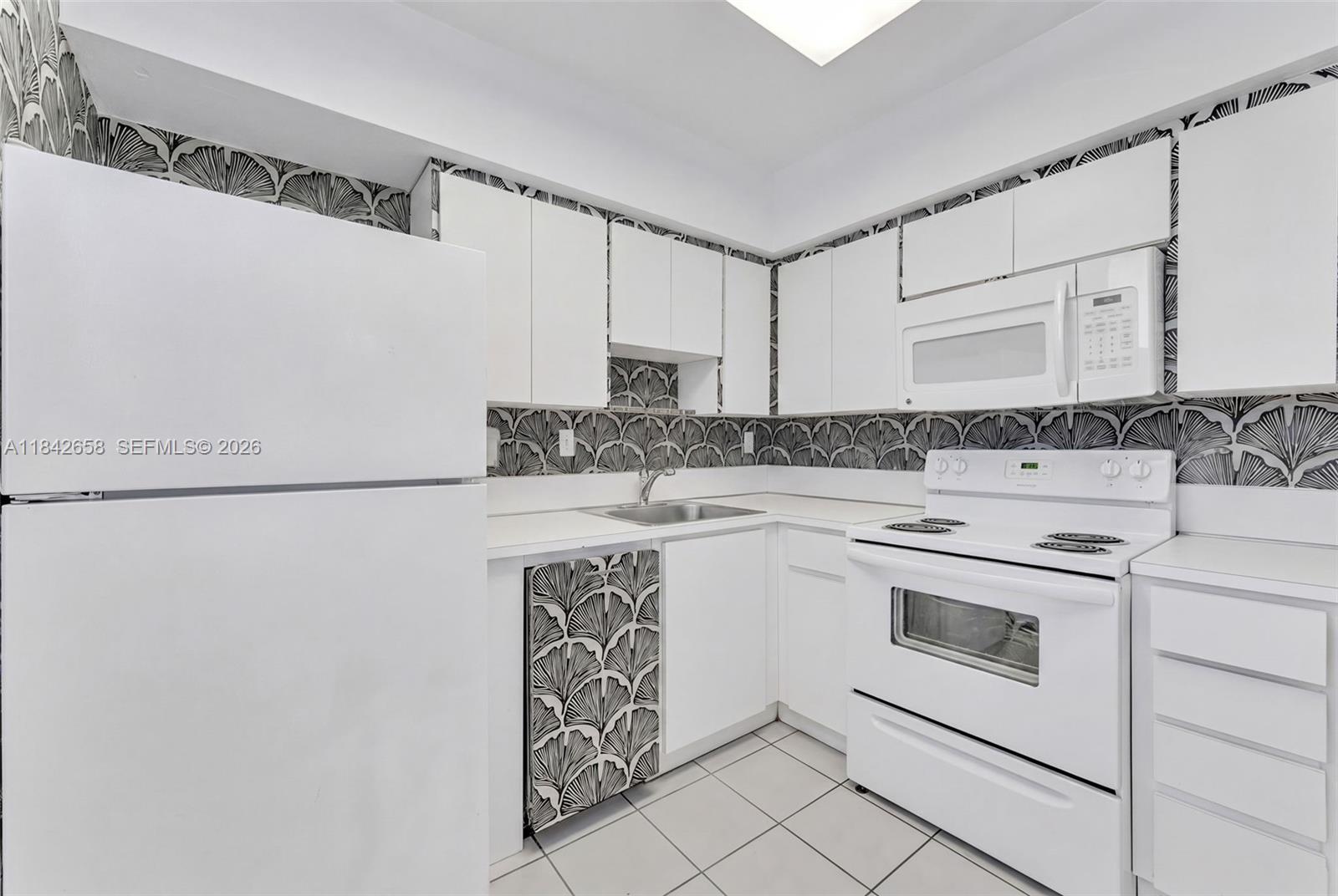 PALM BAY CONDOMINIUM - Residential