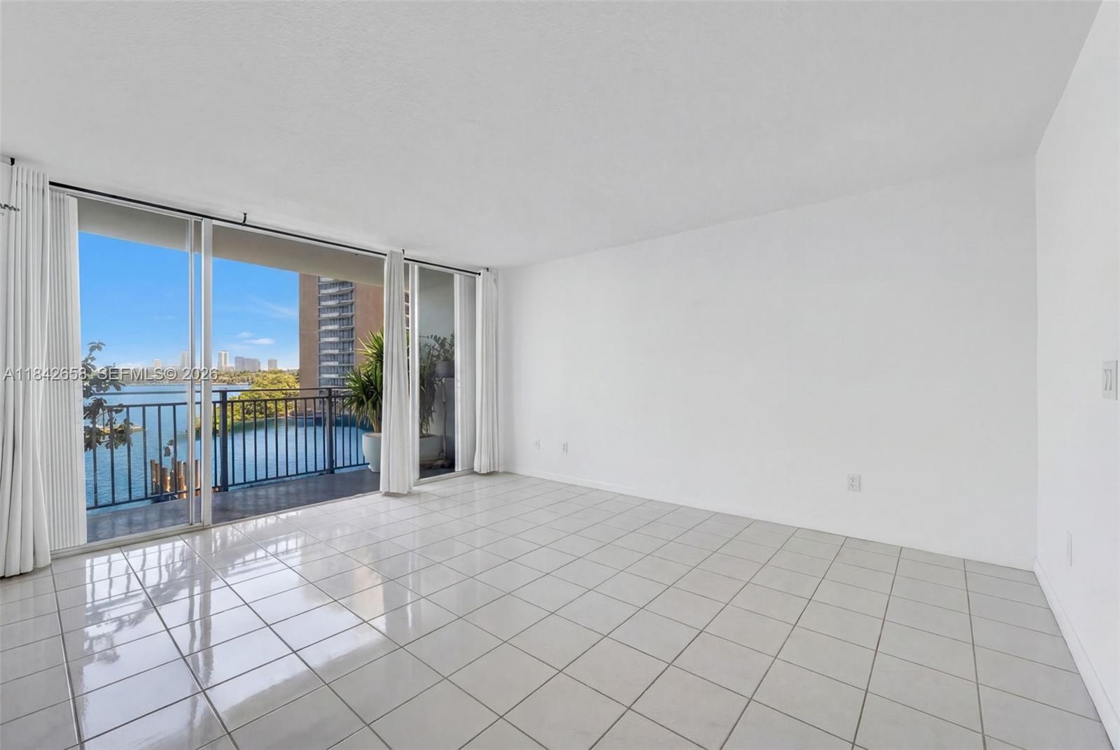 PALM BAY CONDOMINIUM - Residential