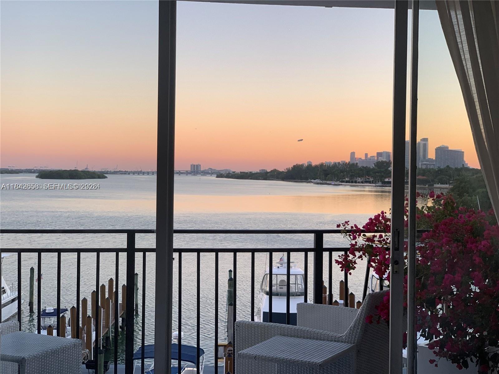 PALM BAY CONDOMINIUM - Residential