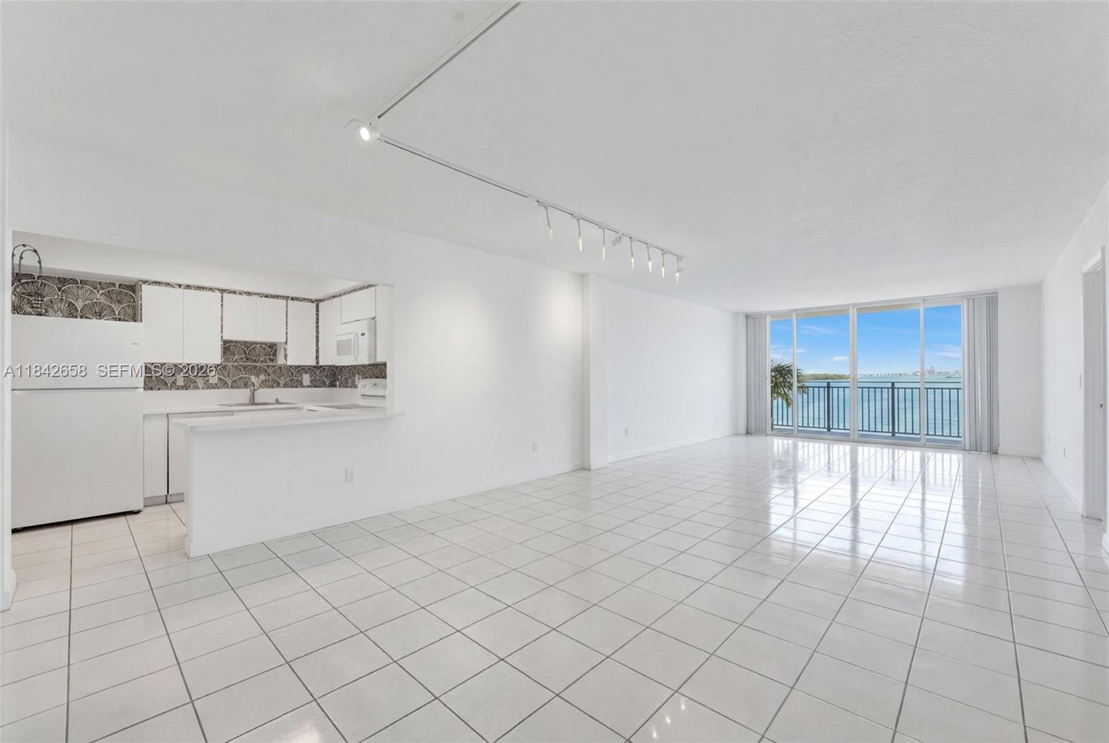 PALM BAY CONDOMINIUM - Residential