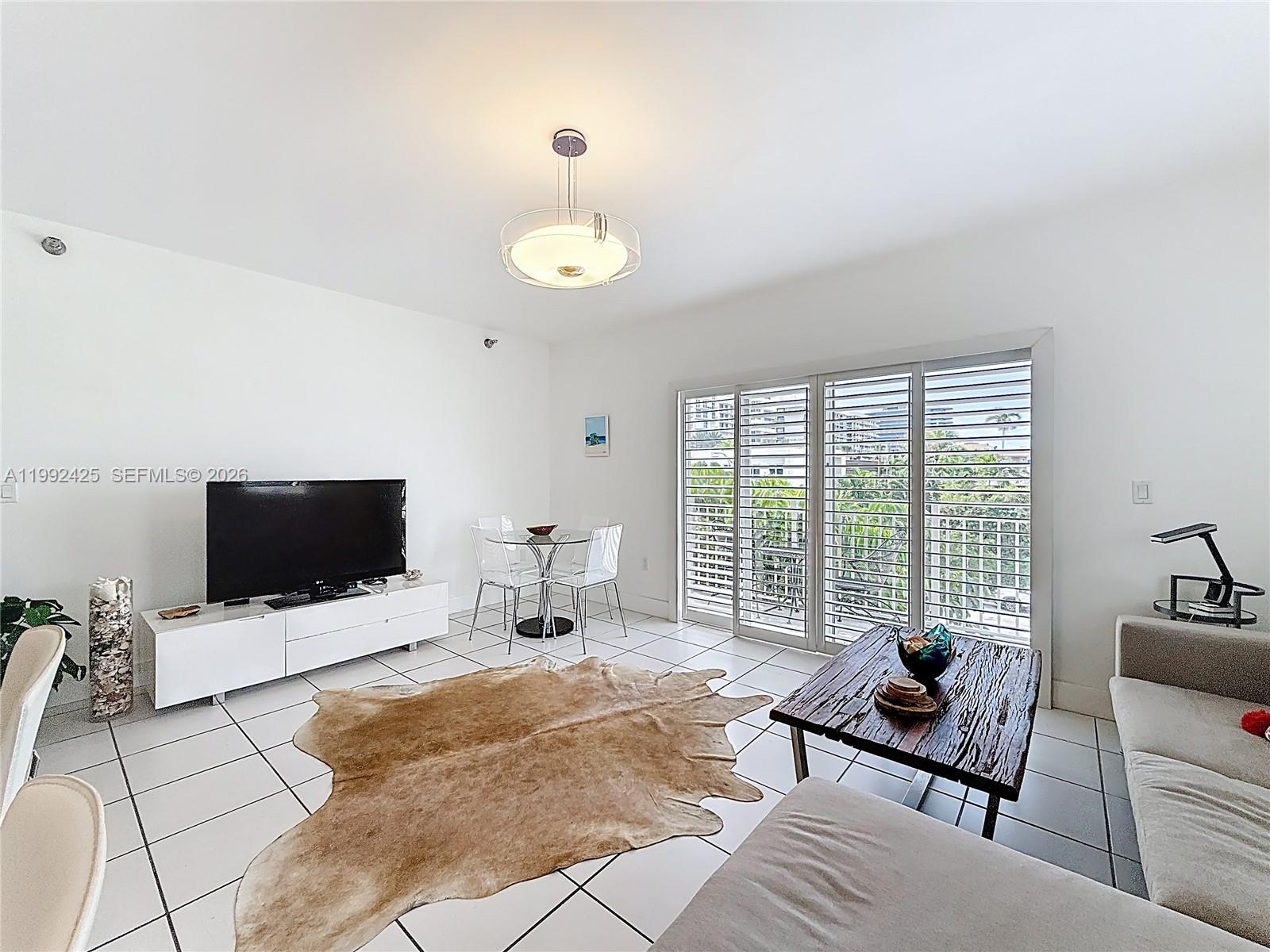 MEDITERRANEAN CONDO - Residential