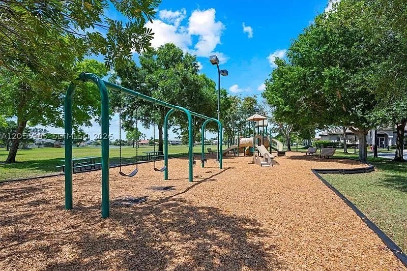 ISLES AT WELLINGTON 1 - Residential