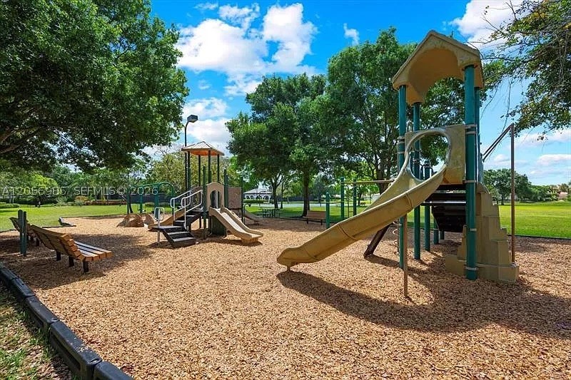 ISLES AT WELLINGTON 1 - Residential