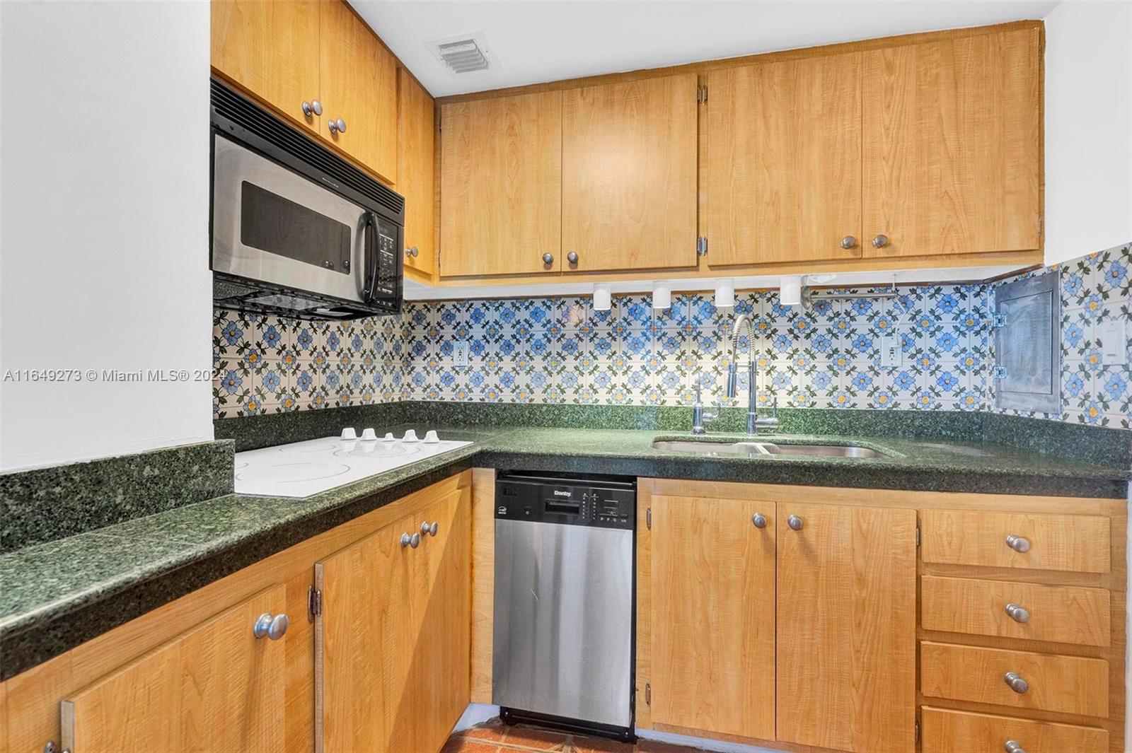 BAY PARK TOWERS CONDO - Residential Lease