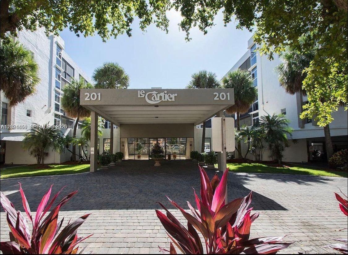 LE CARTIER CONDO - Residential