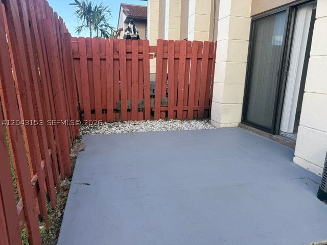 CORAL SPRINGS VILLAS COND - Residential
