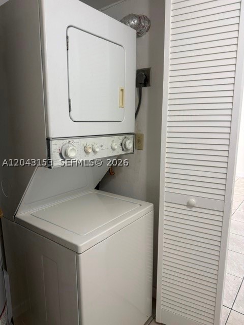 CORAL SPRINGS VILLAS COND - Residential