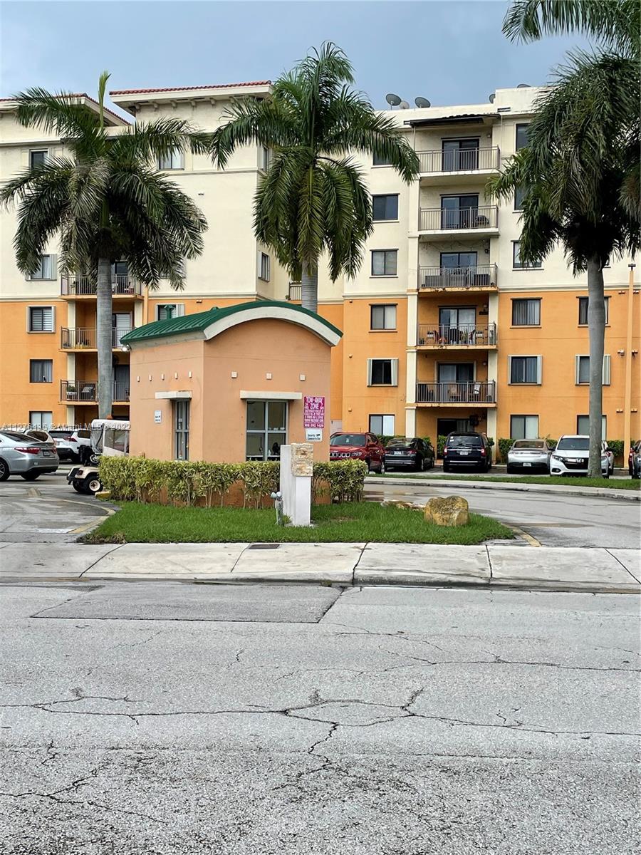 THE FOUNTAINS AT FONTAINE - Residential