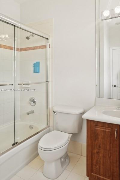 ¤ISLANDS AT DORAL 1ST ADDN - Residential