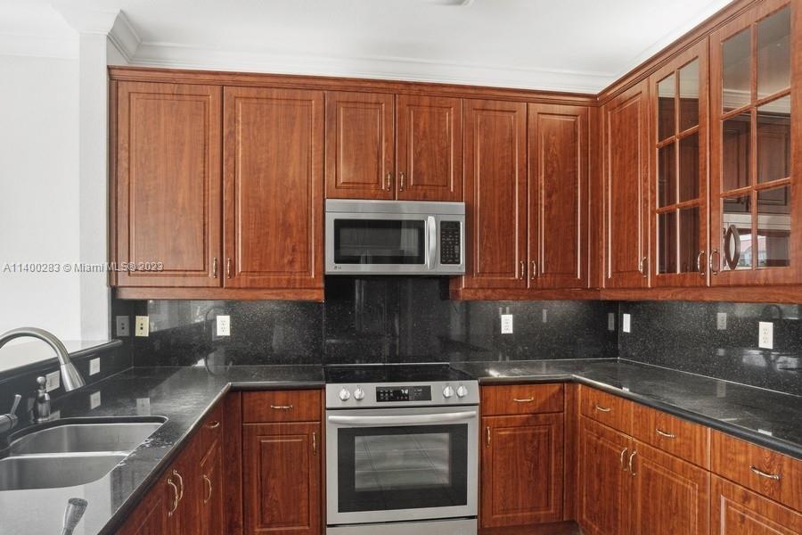 ¤ISLANDS AT DORAL 1ST ADDN - Residential