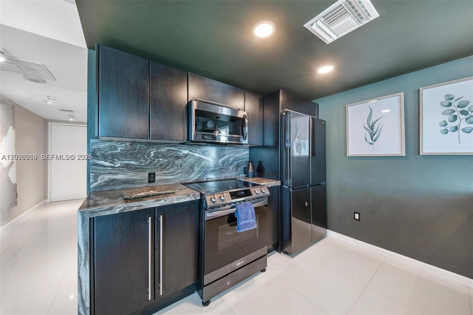 ONYX ON THE BAY CONDO - Residential Lease
