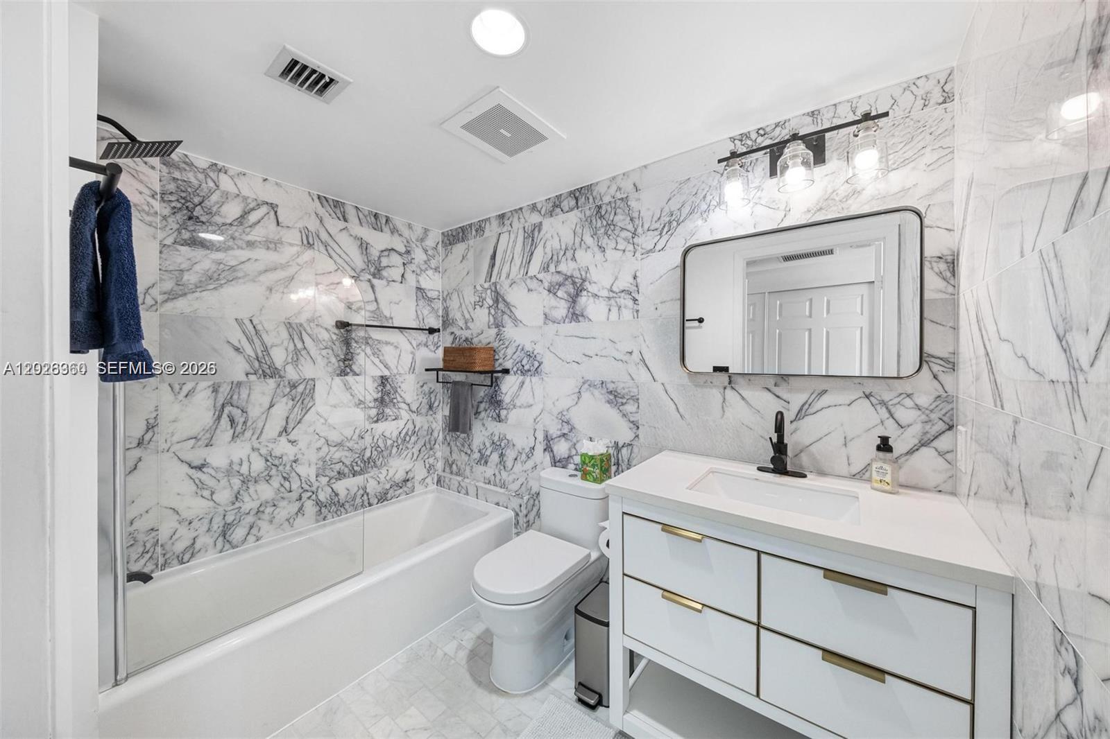 ONYX ON THE BAY CONDO - Residential Lease