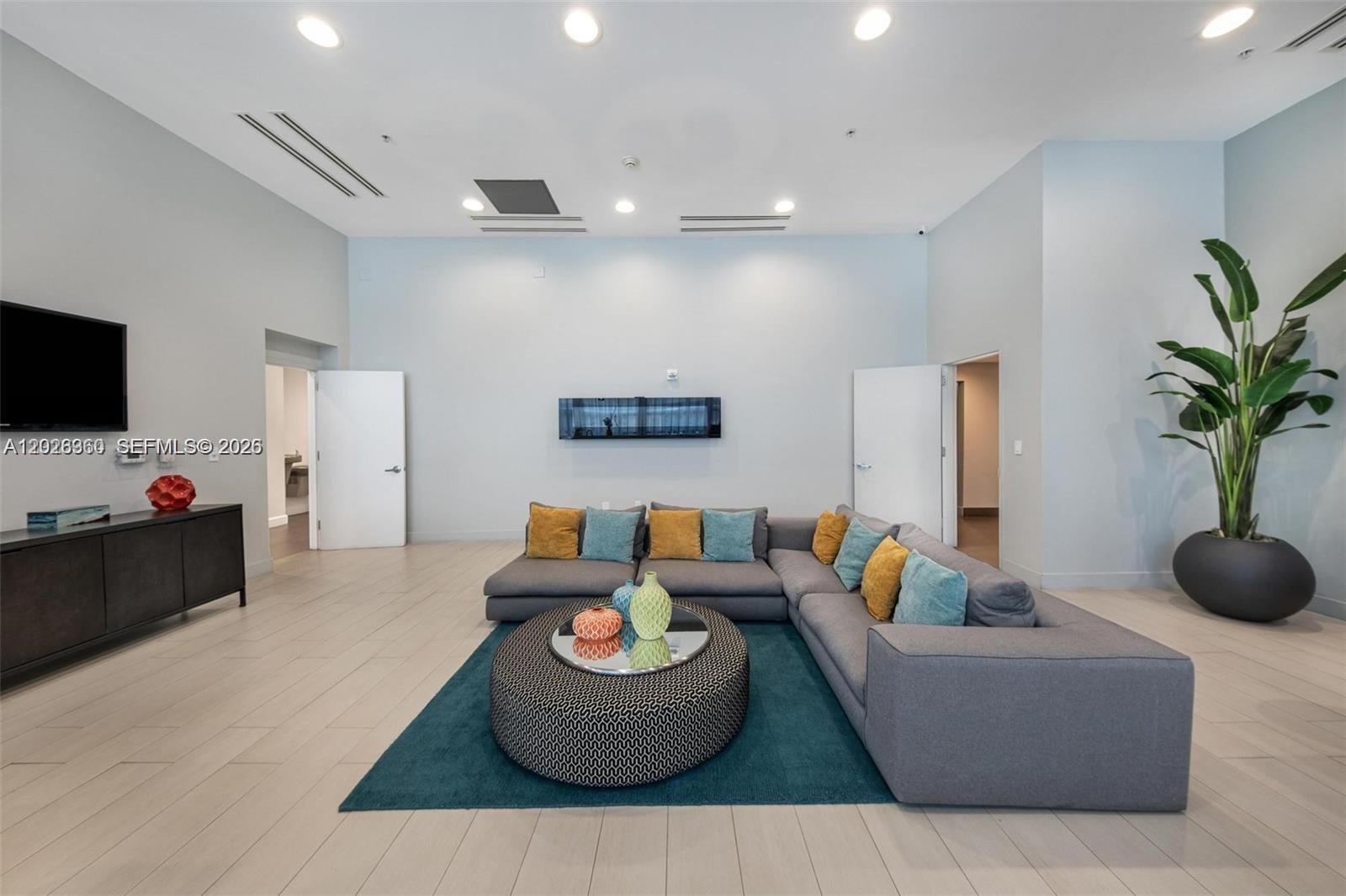 ONYX ON THE BAY CONDO - Residential Lease