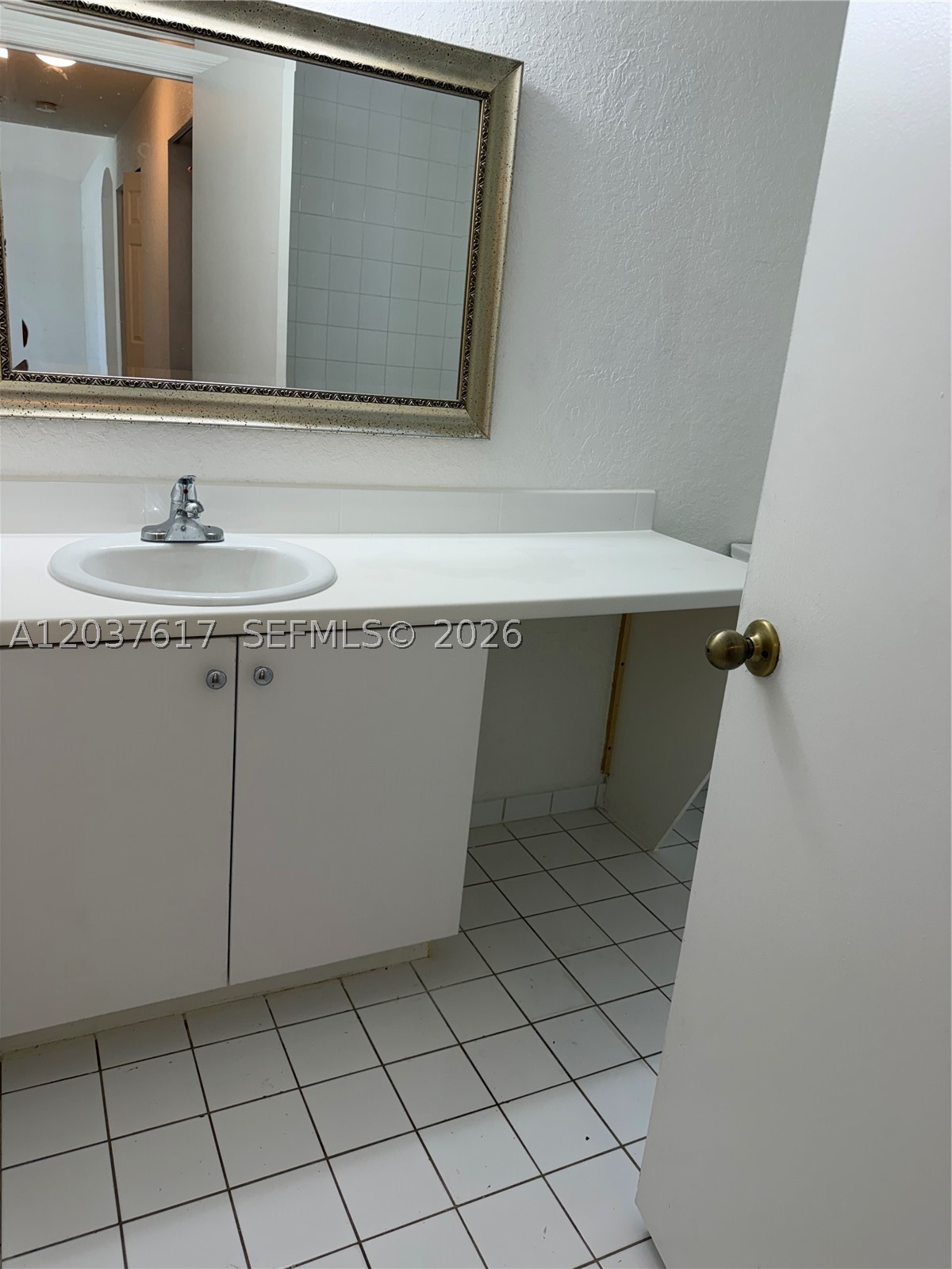 RICHMOND TOWNHOUSE - Residential