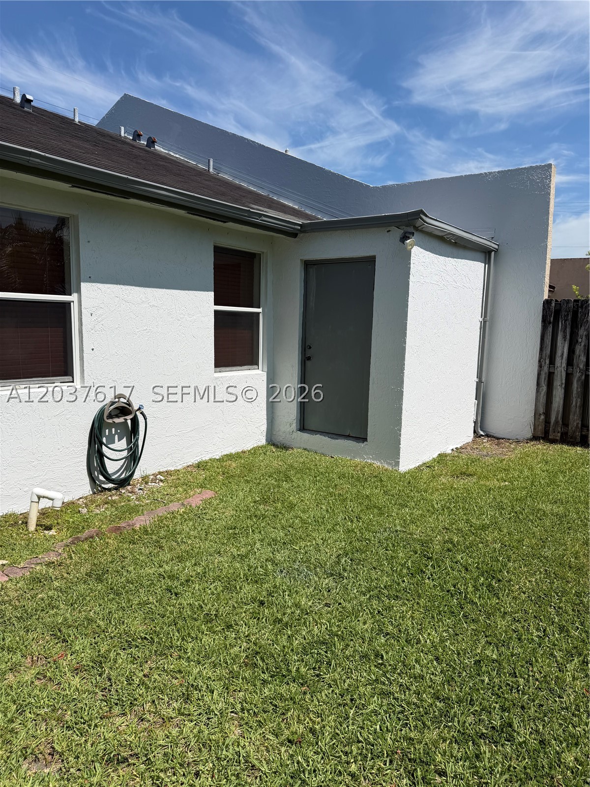 RICHMOND TOWNHOUSE - Residential