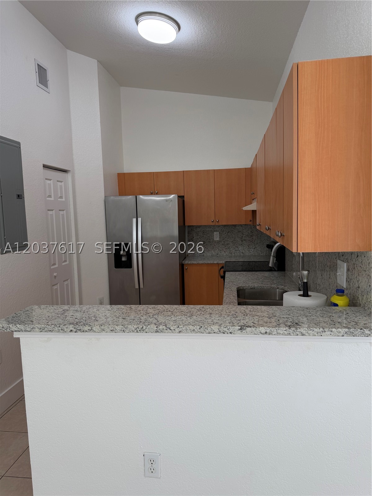 RICHMOND TOWNHOUSE - Residential