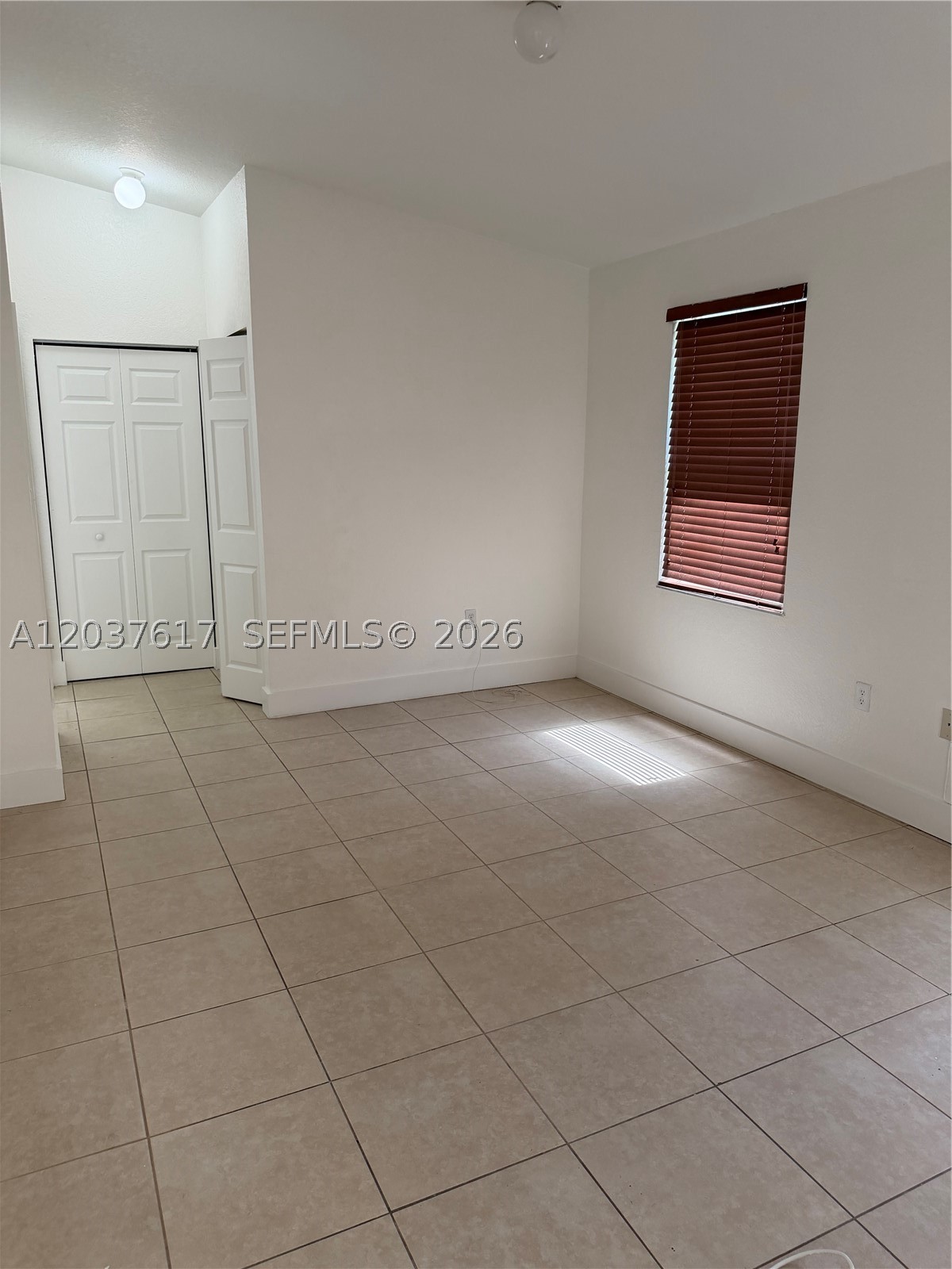 RICHMOND TOWNHOUSE - Residential