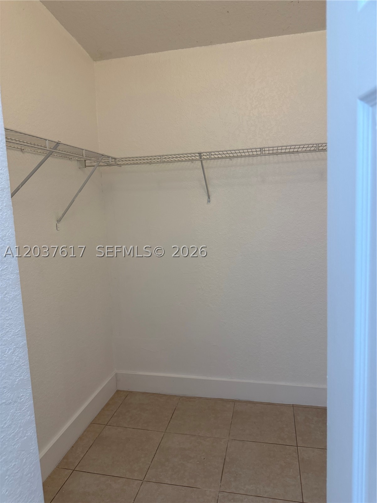 RICHMOND TOWNHOUSE - Residential
