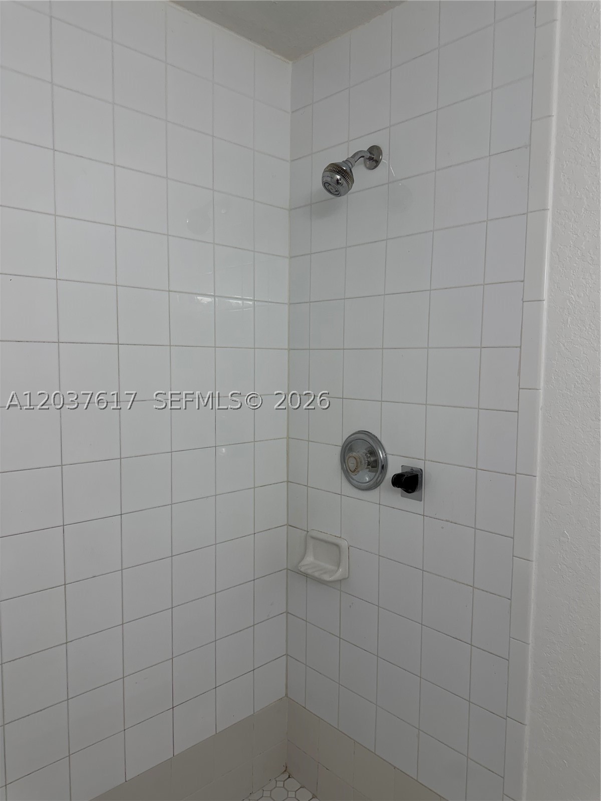 RICHMOND TOWNHOUSE - Residential