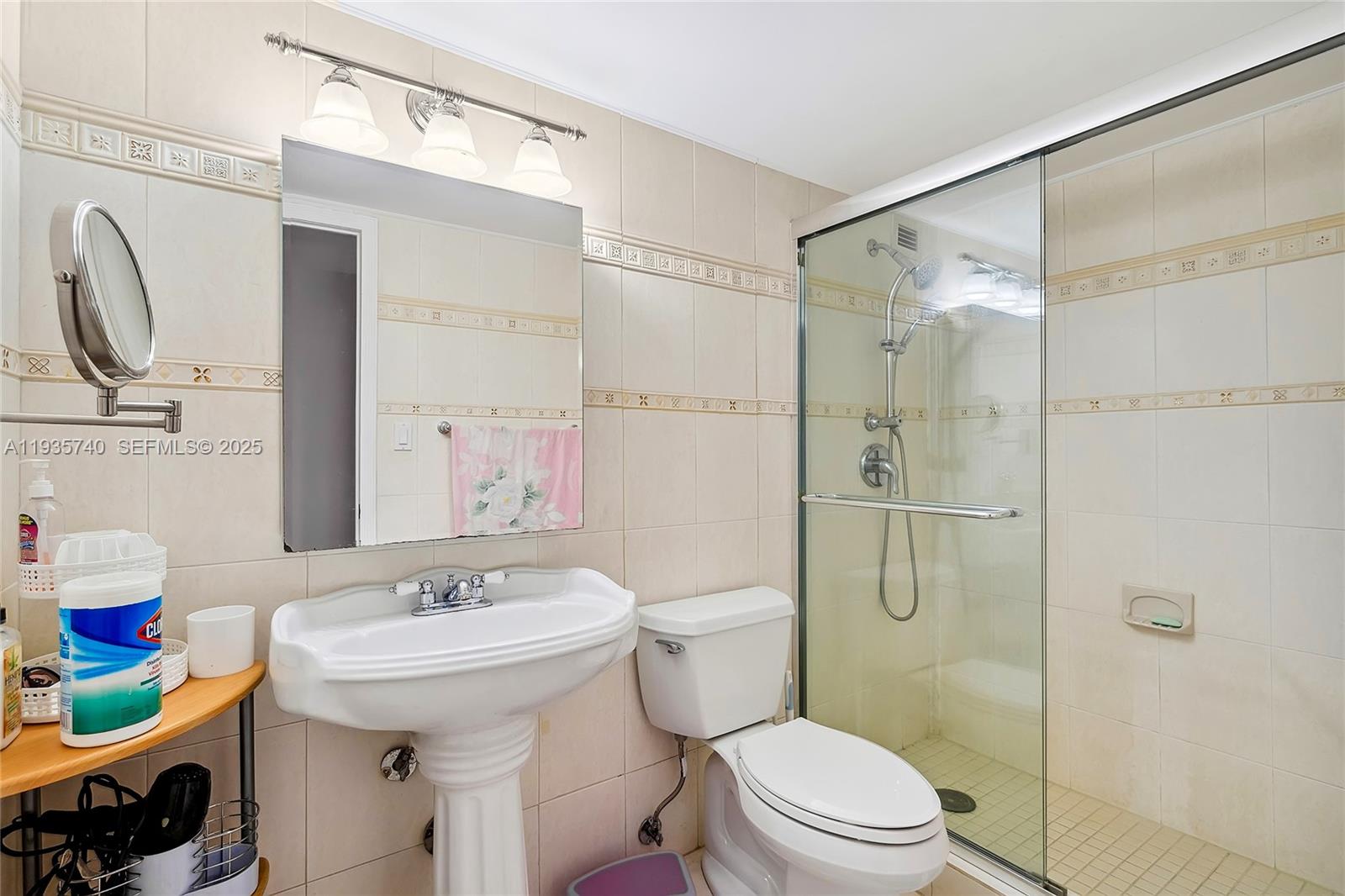 TRAFALGAR TOWERS CONDOMIN - Residential