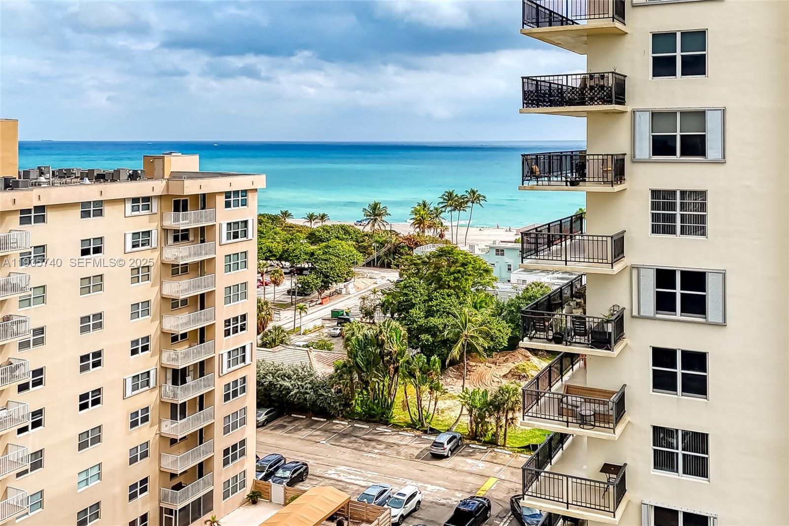 TRAFALGAR TOWERS CONDOMIN - Residential