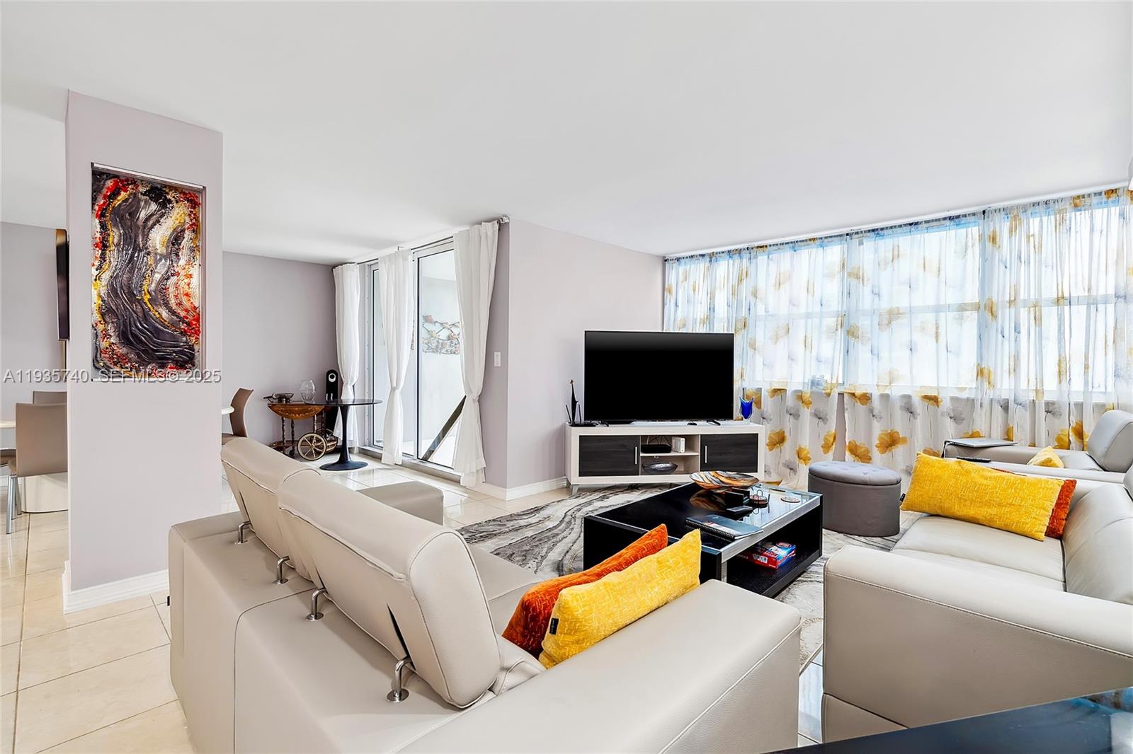 TRAFALGAR TOWERS CONDOMIN - Residential