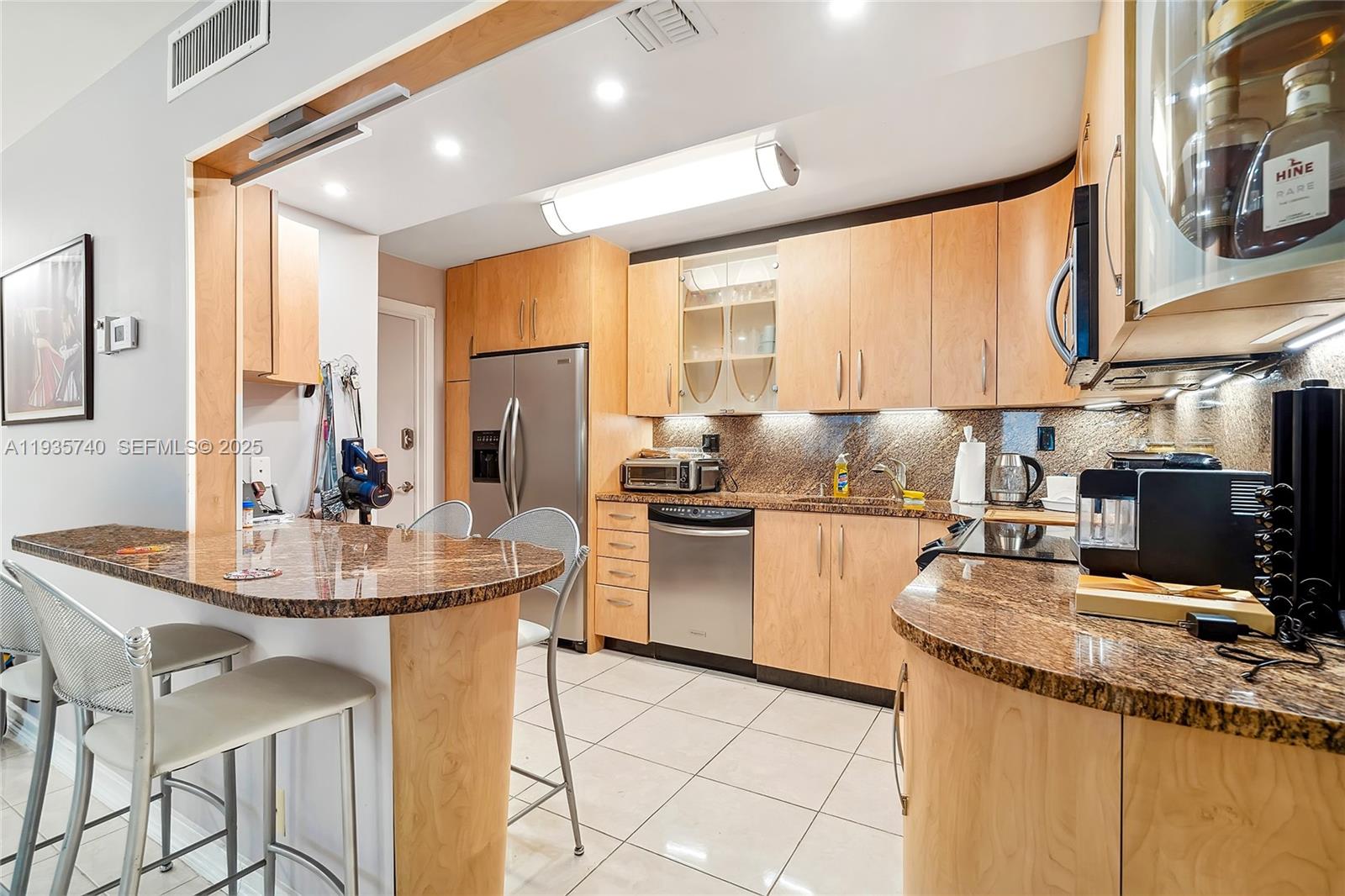 Beautifully remodeled 2-bedroom, 2-bath residence located on the Intracoastal canal directly across from the beach in desirable Hollywood Beach. This bright and spacious unit offers stunning water views and an open, modern layout ideal for full-time living or a second home.
The renovated interior features a contemporary kitchen with sleek cabinetry, quality countertops, updated appliances, and stylish finishes throughout. The unit offers generous bedroom sizes, ample closet space, and excellent natural light.
Enjoy waterfront living in a well-maintained building with convenient amenities and a prime location just steps from the ocean, Hollywood Beach Broadwalk, dining, shopping, and entertainment. Easy access to Fort Lauderdale Airport, major highways, and South Florida attractions.
Move-in ready waterfront condo offering the best of beach and Intracoastal living. A must-see!