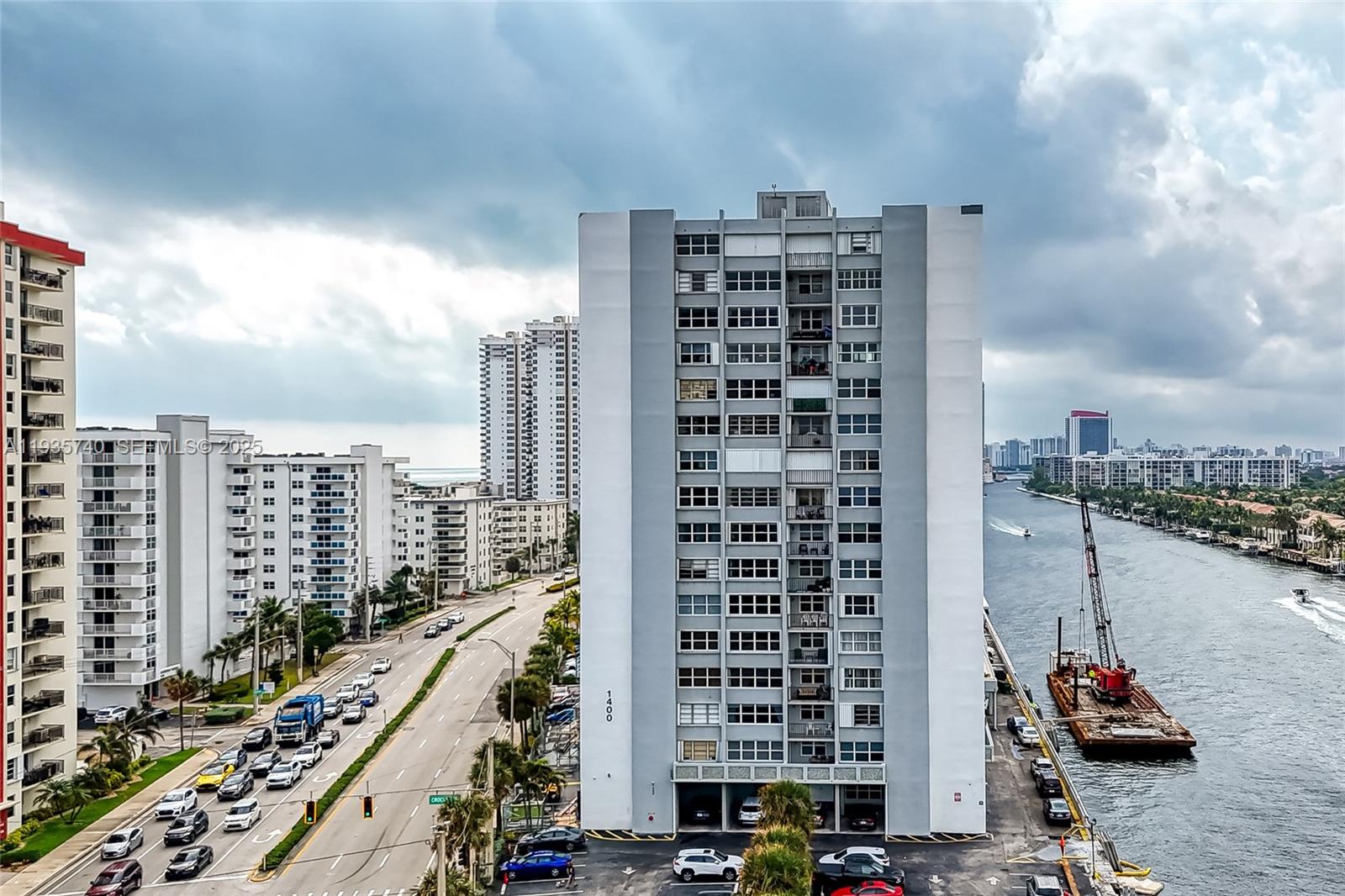 TRAFALGAR TOWERS CONDOMIN - Residential