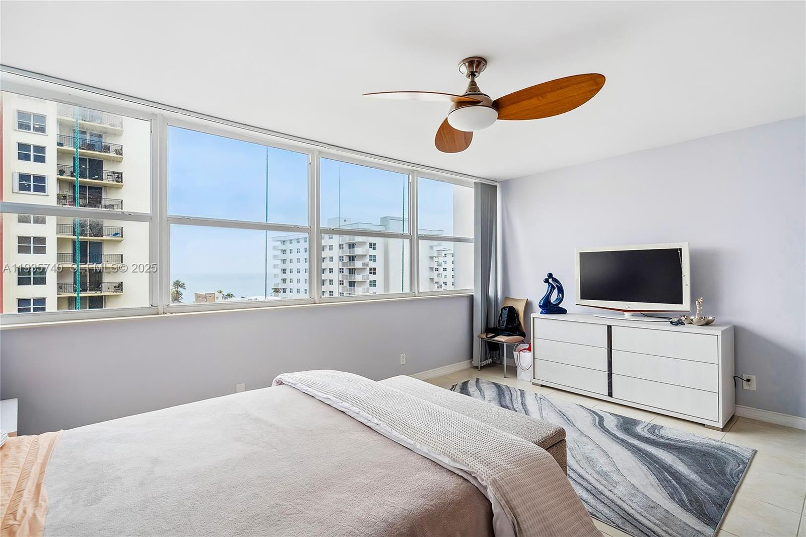 TRAFALGAR TOWERS CONDOMIN - Residential