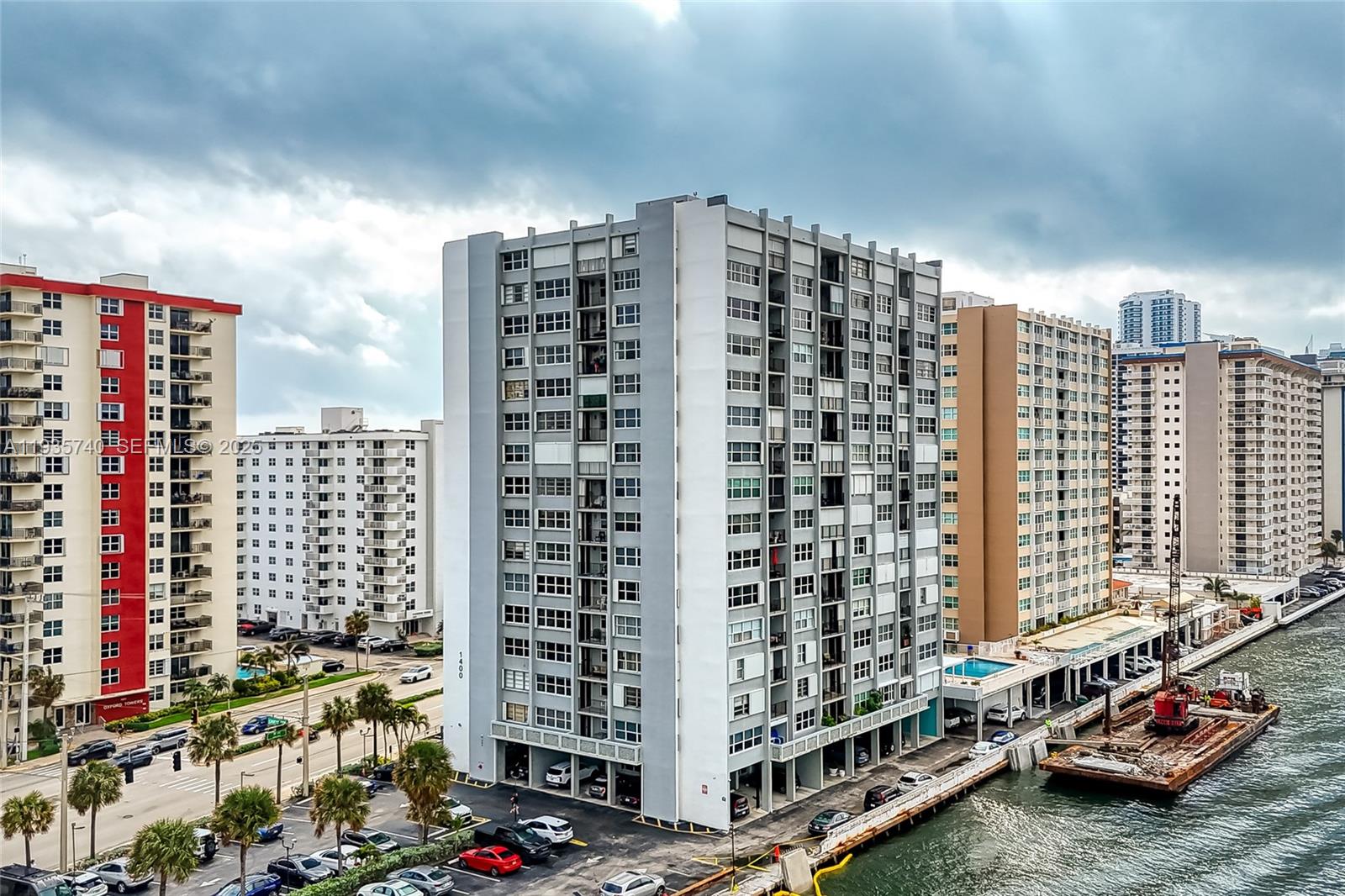 TRAFALGAR TOWERS CONDOMIN - Residential