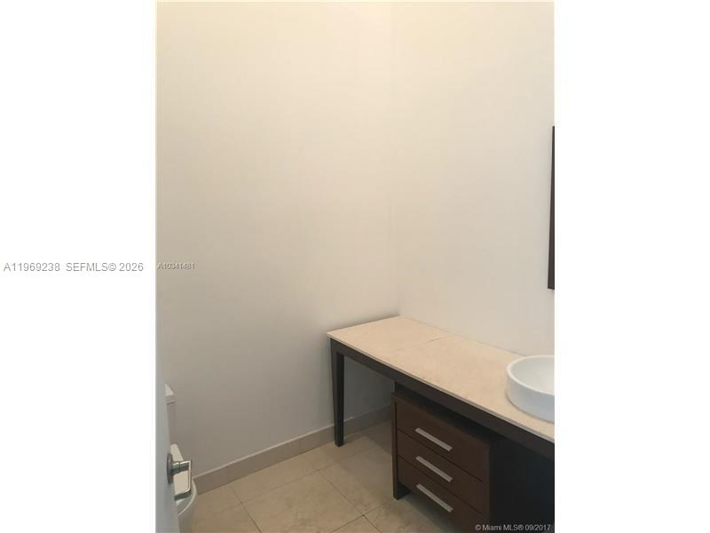 ICONBRICKELL CONDO NO 1 - Residential